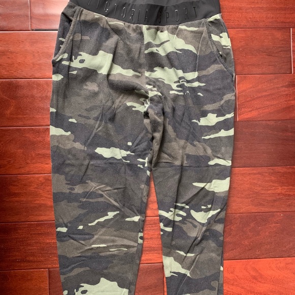 Victoria’s Secret Sport Camo Joggers - Picture 1 of 2